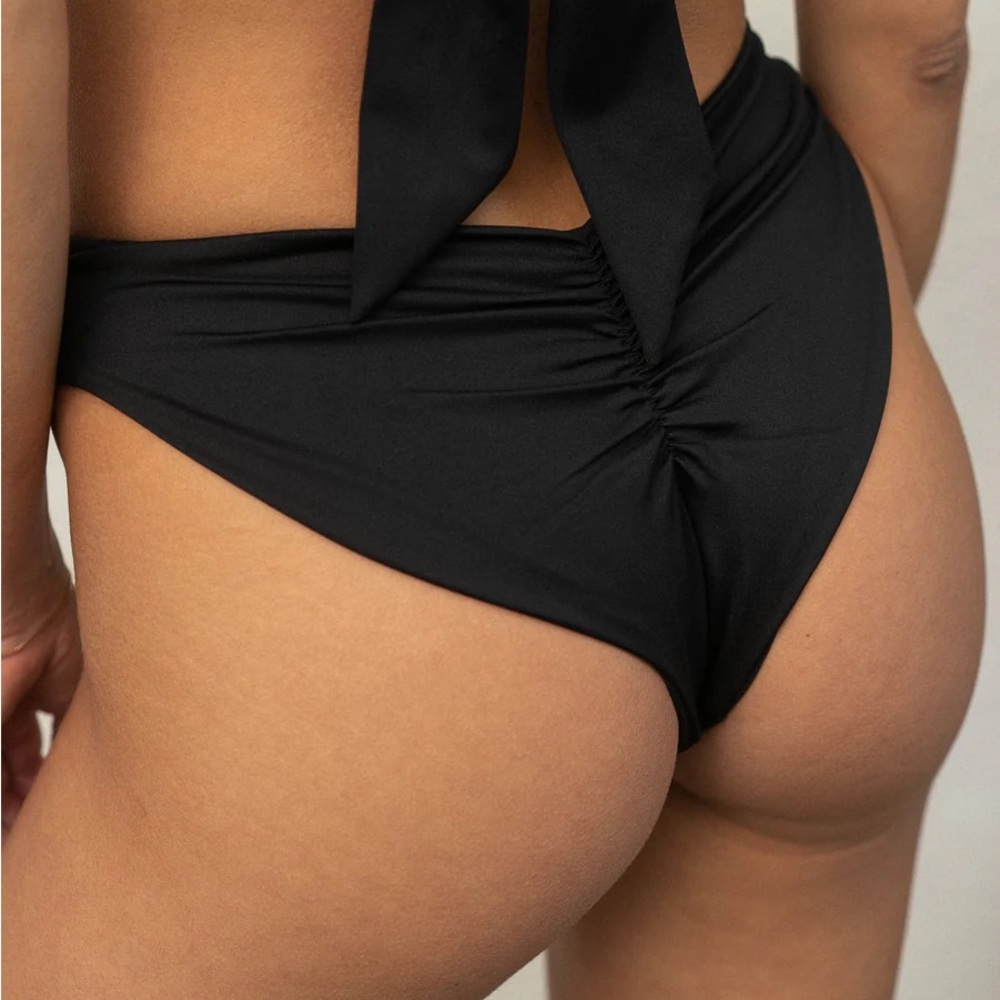 Londre Scrunch Bottoms (Size M)
